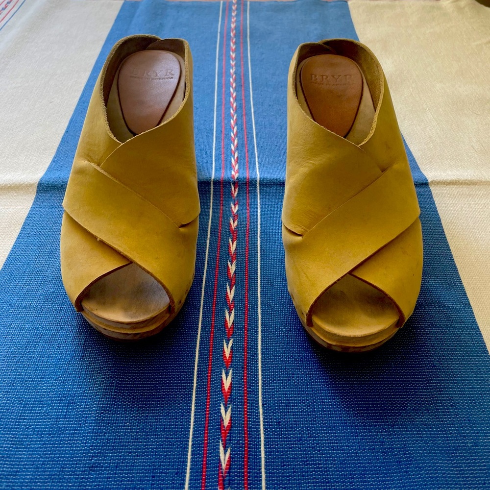 Bryr Hand Made Clogs - Pale Yellow Leather